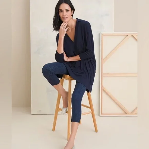 NWOT Chico’s Blue Croc-Print Ponte Cropped Leggings Size 12 - Picture 2 of 11